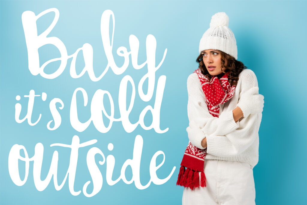 Découvrez les origines de Baby it's cold outside, le duo hivernal classique qui réchauffe les cœurs lors des froides soirées de Noël.