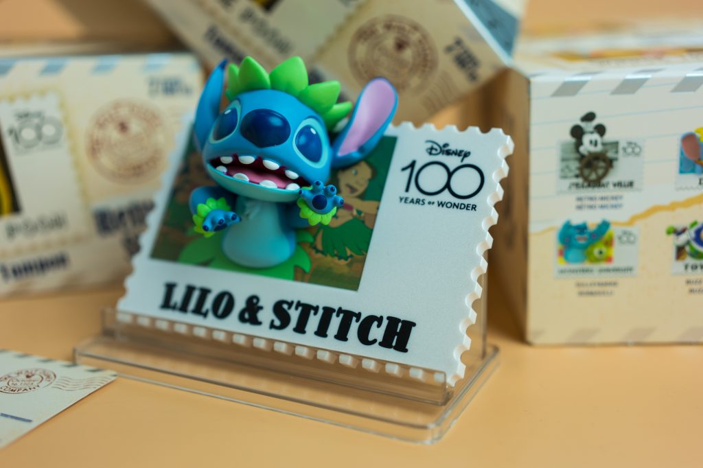 Retrouvez de nombreuses idées de cadeaux de Noël pour les fans de Lilo et Stitch (Disney) dans cet article !