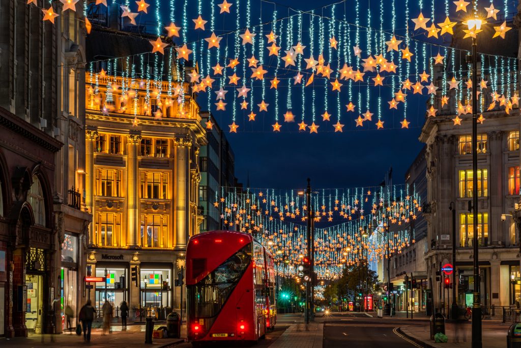 Découvrez des idées de destinations à travers le monde pour un voyage inoubliable à Noël et vivez des fêtes uniques dans des lieux enchanteurs