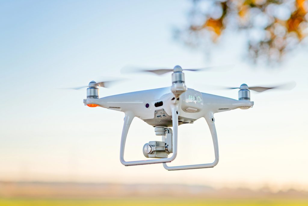 découvrez les meilleurs drones à offrir pour Noël 2024 et apprenez à choisir celui qui conviendra parfaitement à votre budget et vos besoins