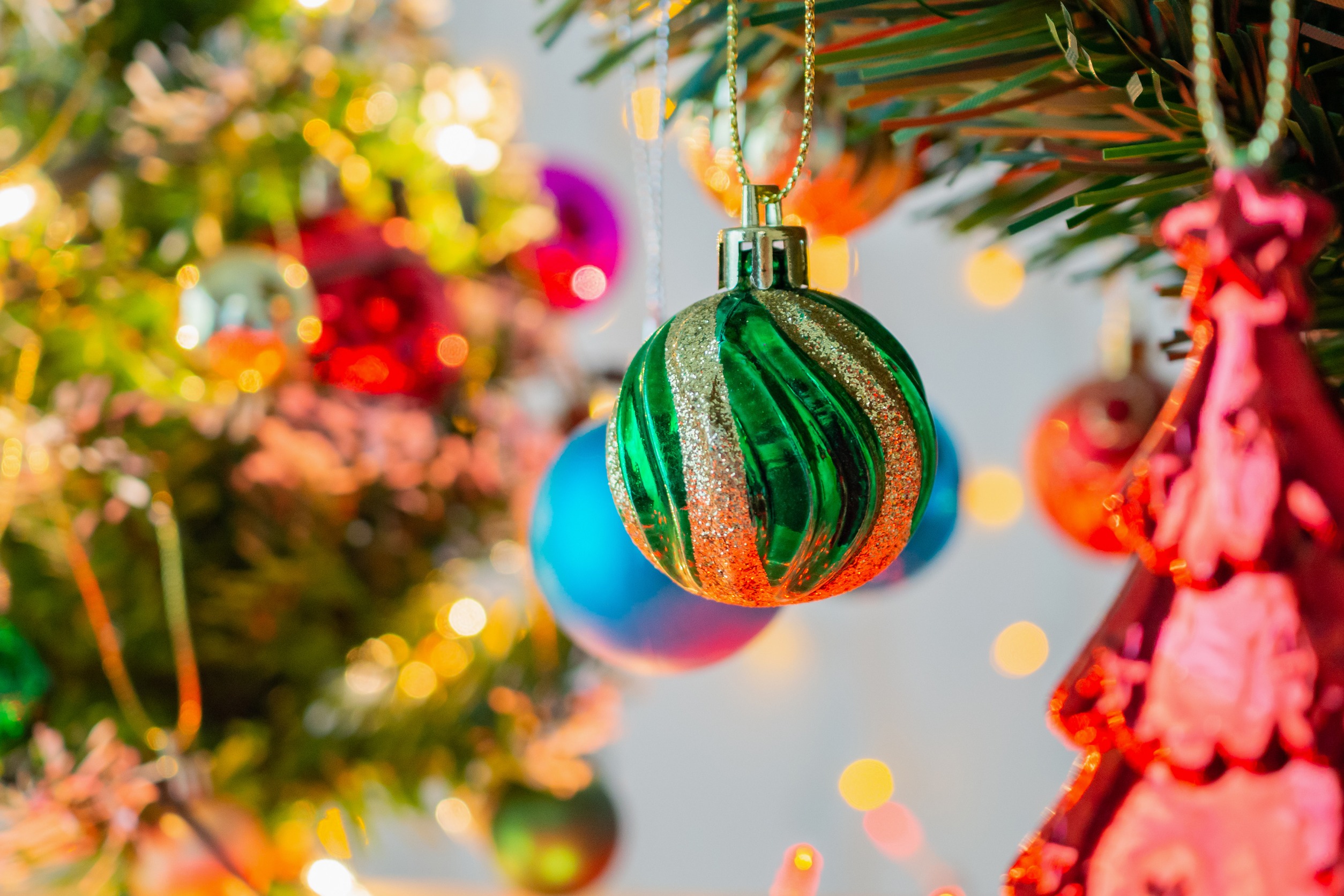 Découvrez des idées d’activités originales pour animer vos fêtes de Noël. Jeux, ateliers créatifs et moments conviviaux pour un Noël mémorable en famille.