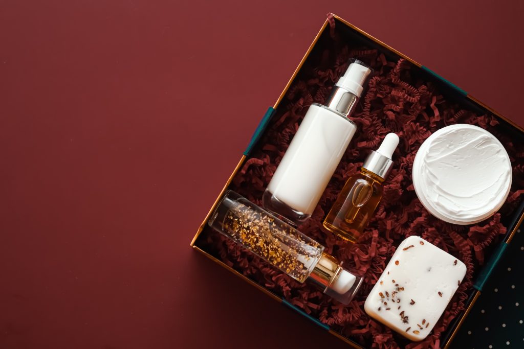 découvrez des coffrets de soins de beauté parfaits comme cadeaux de dernière minute pour chouchouter vos proches avec des produits bien-être adaptés