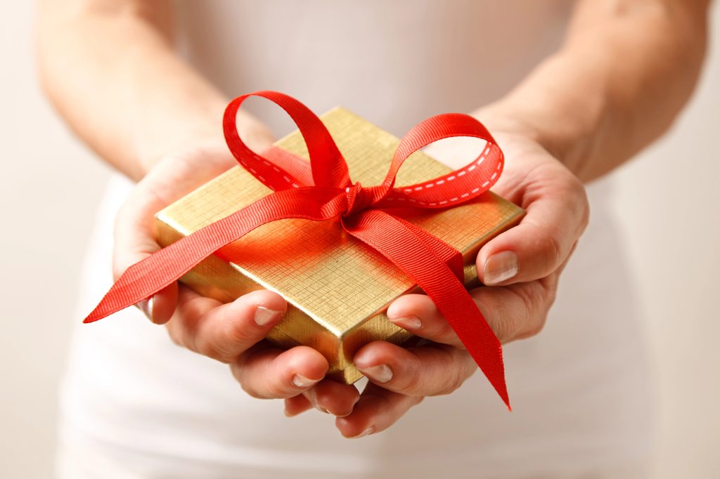 découvrez nos idées de cadeau de Noël uniques pour surprendre vos proches et leur offrir un moment inoubliable durant les fêtes de fin d'année