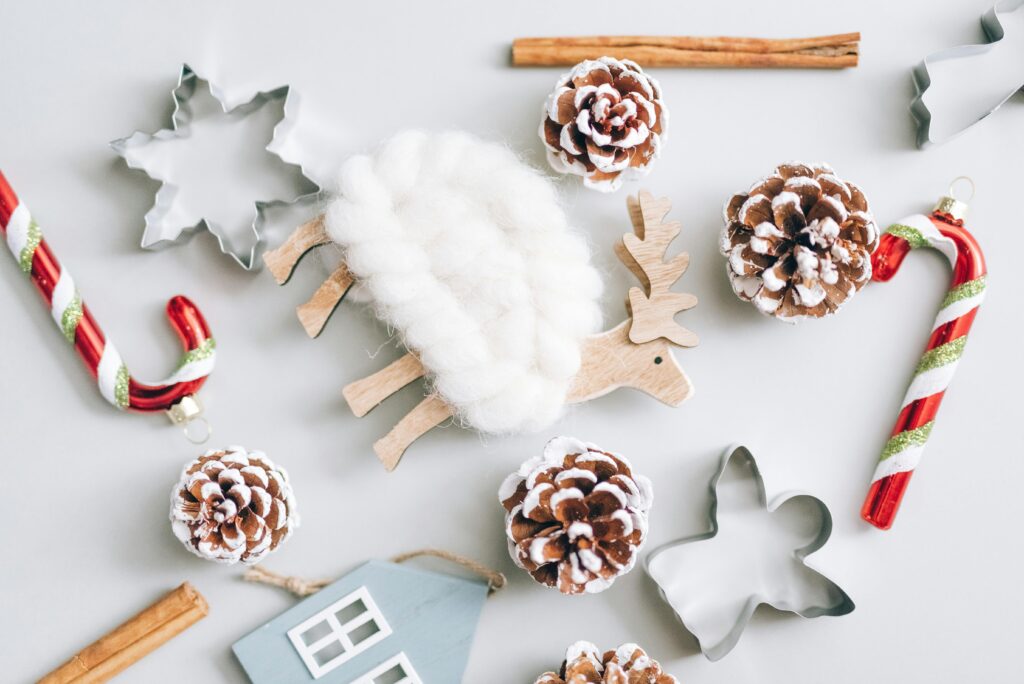 découvrez des idées créatives pour réaliser vos décorations de noël diy et personnaliser votre intérieur avec des créations uniques et faciles à faire