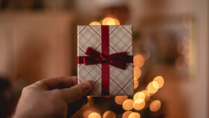 Cartes cadeaux CSE pour Noël : fonctionnement et avantages